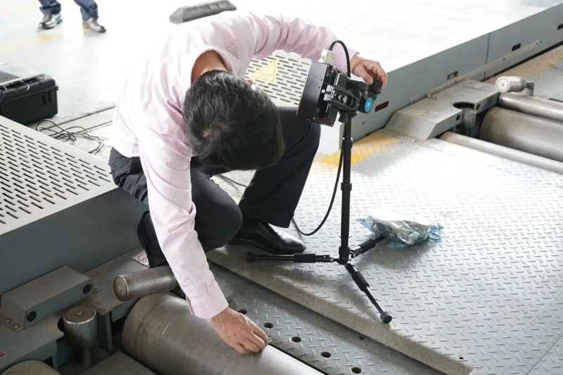 Anche удзельнічаў у выпрабаванні каліброўкі на месцы стандарту бяспекі электрамабіляў